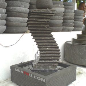 Air Mancur Batu Lava Motif Garis Bentuk S dengan Bola Putar