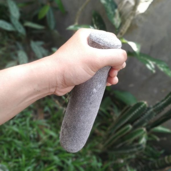 Alu Batu Kali Berpori – Alat Tumbuk Bumbu Dapur Pasangan Lumpang Tradisional - Image 4