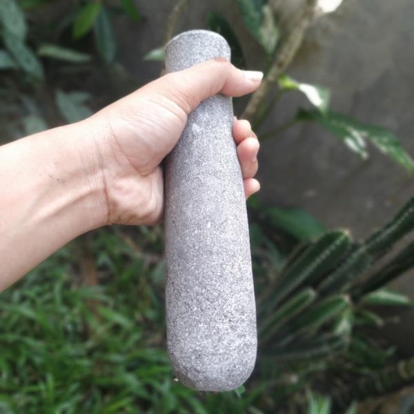 Alu Batu Kali Berpori – Alat Tumbuk Bumbu Dapur Pasangan Lumpang Tradisional