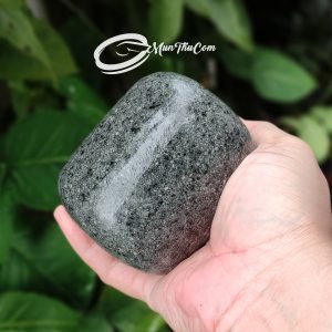 Ulekan Bulat Telur Batu Basalt –  Ulekan Lado Gaya Padang, Halus & Elegan