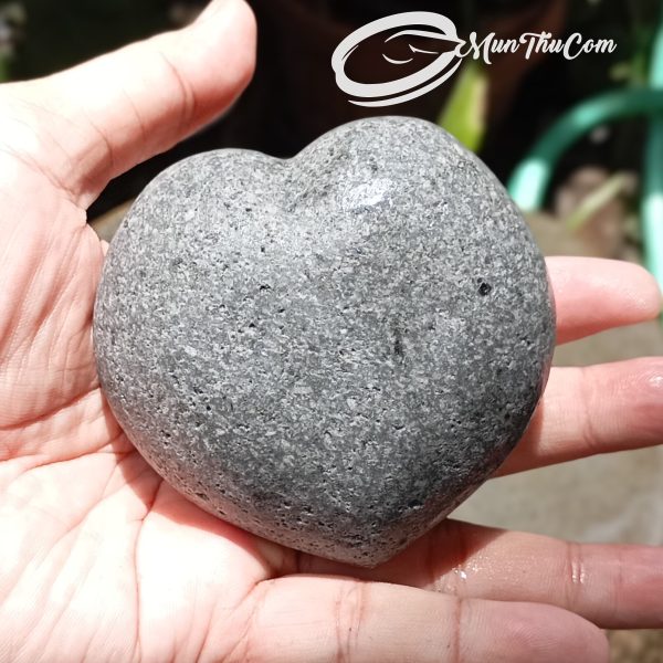 Batu Gosok Badan Bentuk Hati – Pembersih Daki Alami