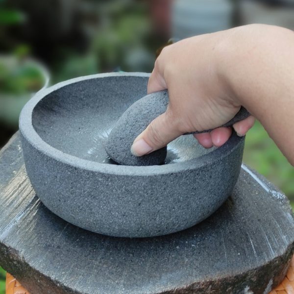 Cobek Batu Kali Pori 20cm Cekung Mangkok – Praktis & Anti Tumpah