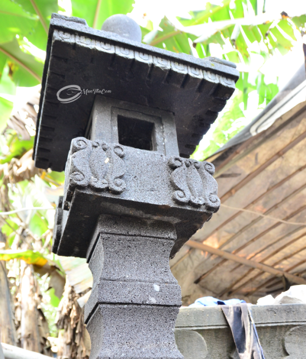 (LAM010) Lampion Batu Kasoga Persegi –  Stone Lantern Atap Segi Empat Tebal Ornamen Dasi - Image 2