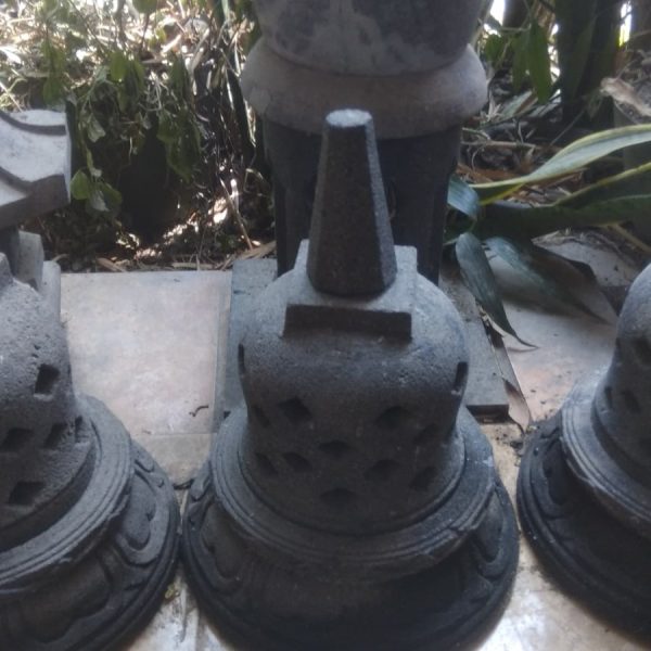 (LAM015) Miniatur Stupa Borobudur Batu Lava – Lampion Hiasan Artistik & Penerangan Unik - Image 10