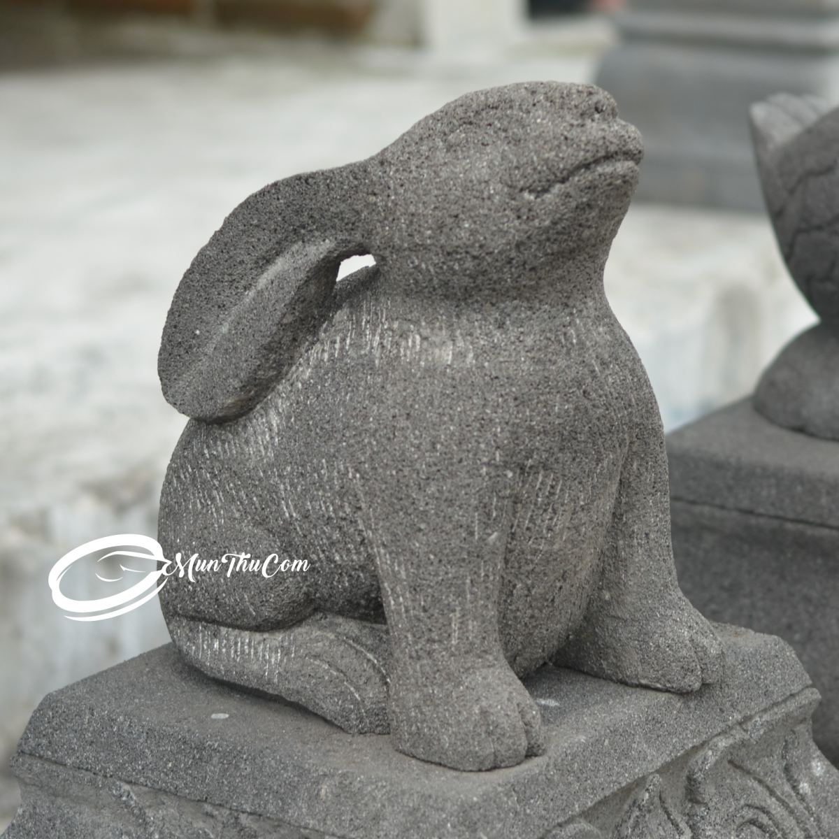 Patung Batu Kelinci Lucu 30cm – Pahatan Manual Batu Lava Merapi - Image 5