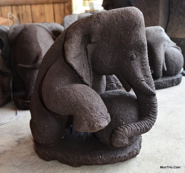 Patung Batu Alam Gajah Belalai & Bola – Pahat Handmade Lava Merapi - Image 5