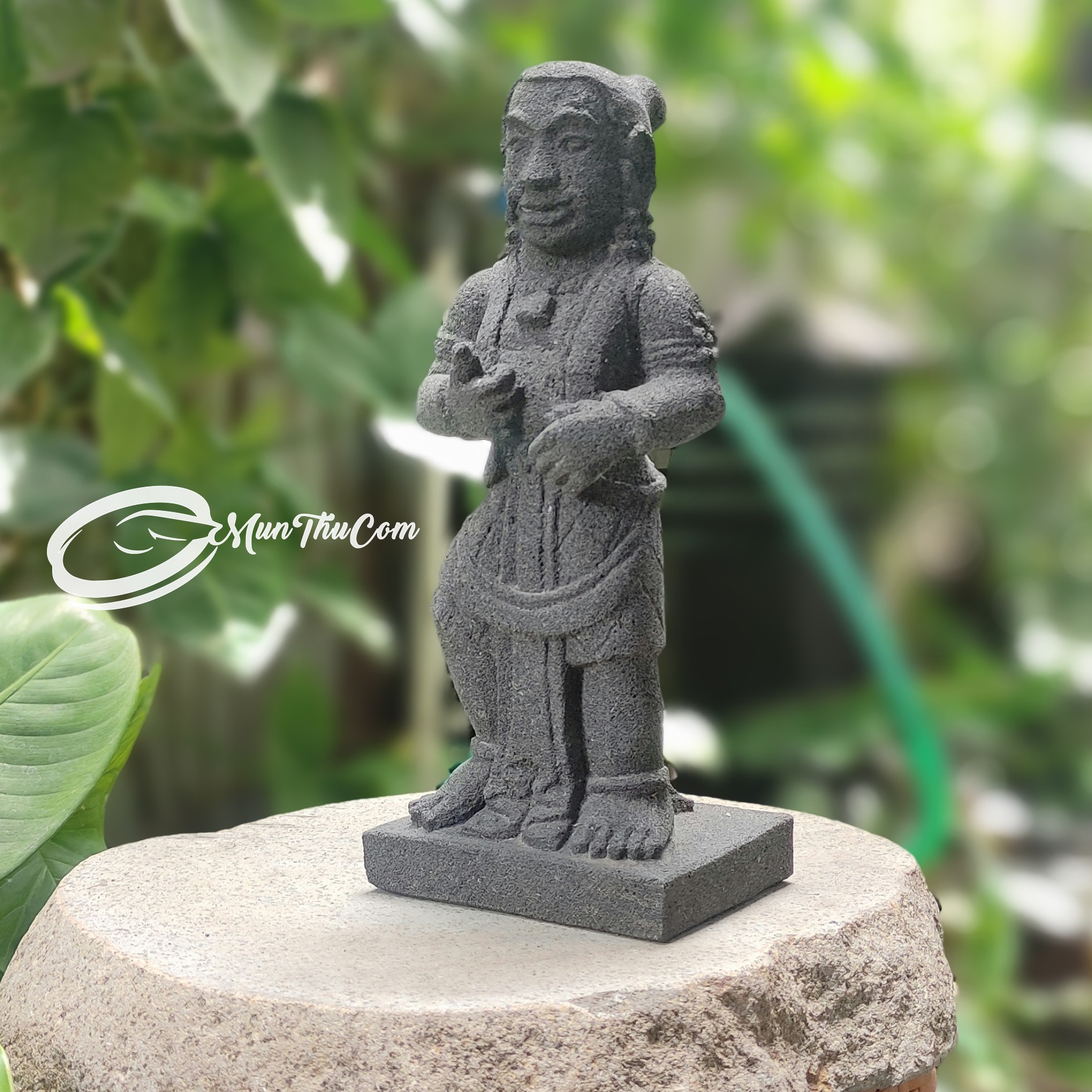 Patung Gareng Batu Lava Andesit 30cm – Punakawan Jawa Seni Pahat Tradisional - Image 6