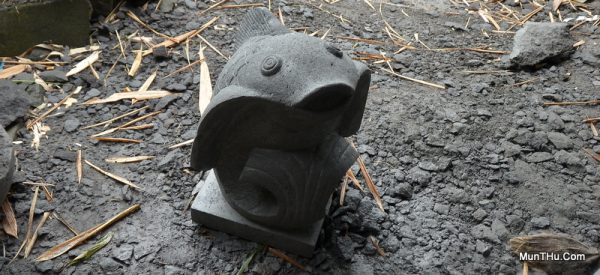 Patung Ikan Koi Lava Stone dengan Mulut Pancuran Air - Image 2