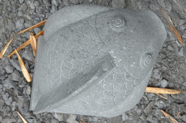 Patung Ikan Koi Lava Stone dengan Mulut Pancuran Air - Image 7