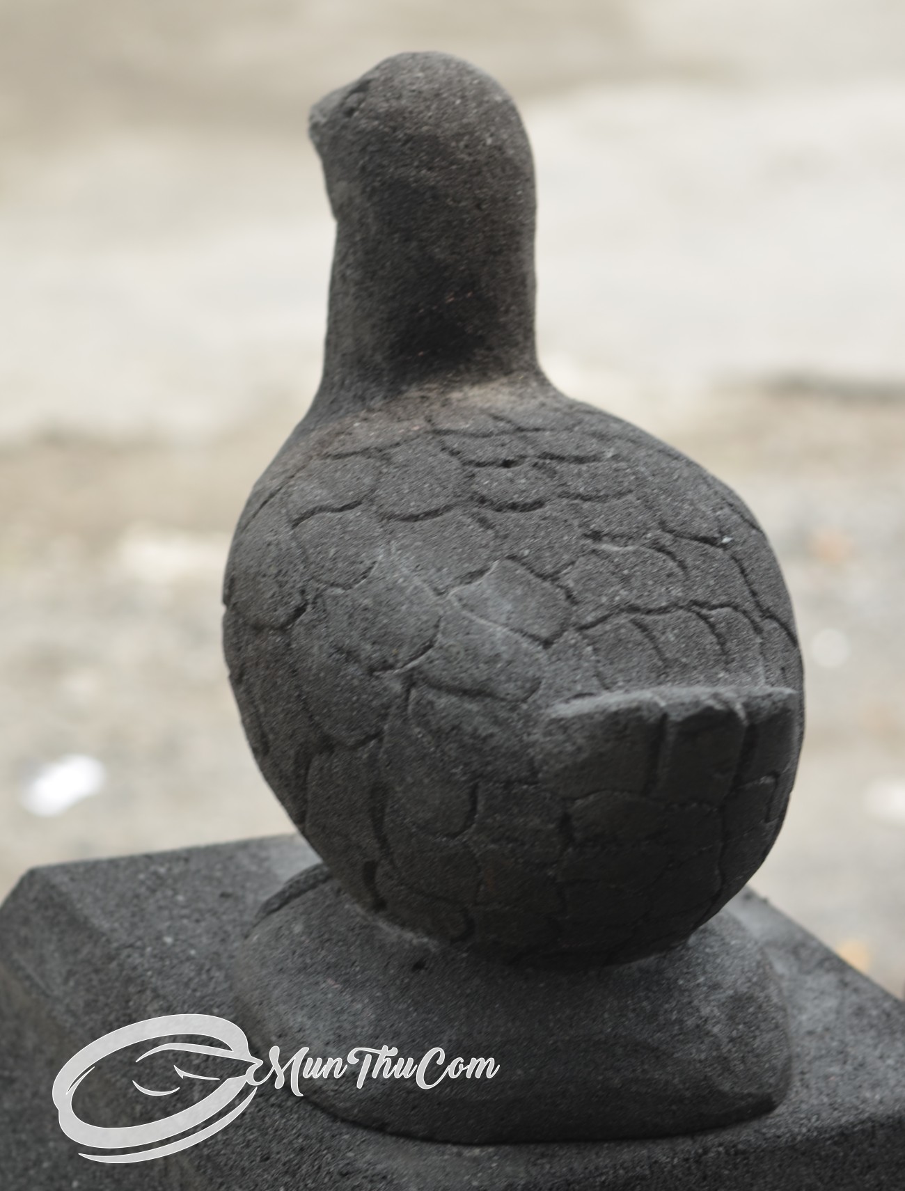 Patung Bebek Lava Stone Merapi – Elegan untuk Taman & Kolam - Image 2