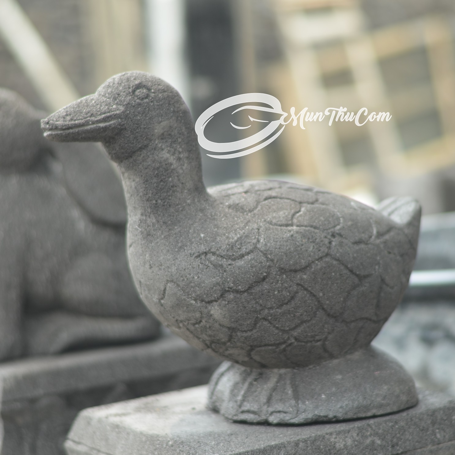 Patung Bebek Lava Stone Merapi – Elegan untuk Taman & Kolam - Image 4