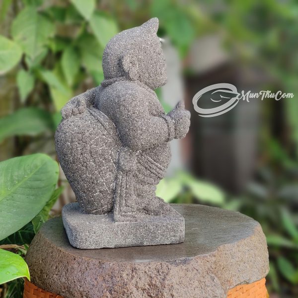 Patung Semar Batu Lava Gunung Merapi – Tinggi 30cm, Pahatan Manual Tradisional - Image 2