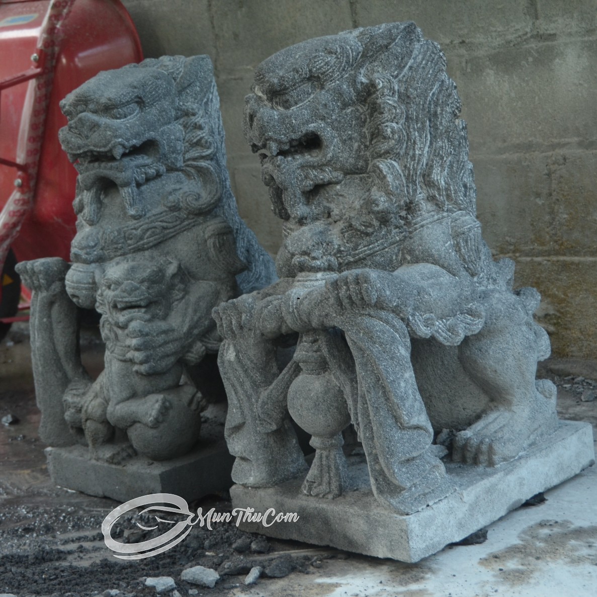 Patung Singa Penjaga Pintu dari Batu Lava Gunung Merapi - Image 8