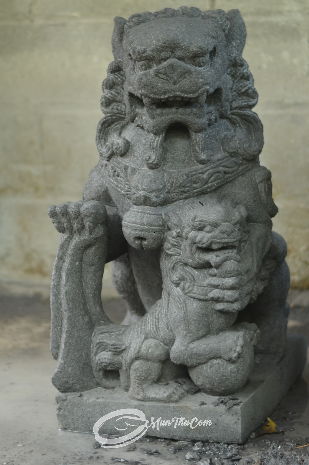 Patung Singa Penjaga Pintu dari Batu Lava Gunung Merapi - Image 5