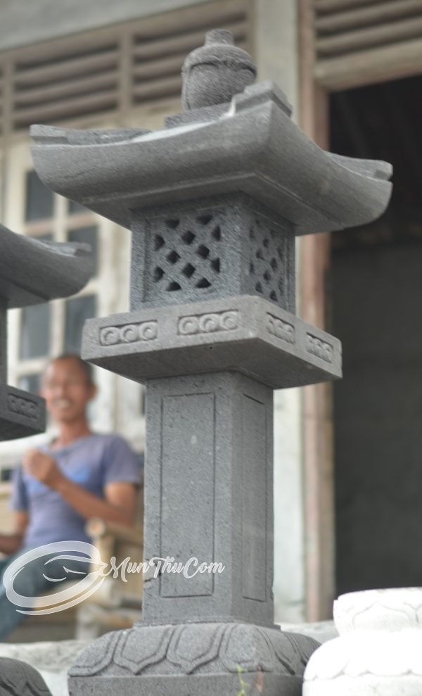 (LAM021) Japanese Stone Lantern Lava Merapi – Kaki Ukir Teratai, Kotak Cagak, Atap Dasi, Ukiran Diamond - Image 14