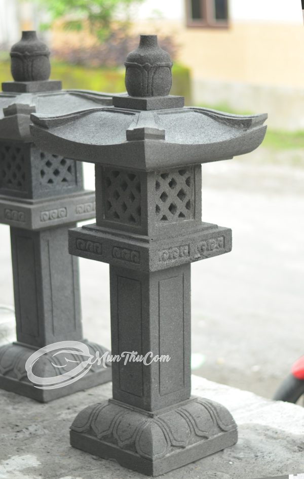 (LAM021) Japanese Stone Lantern Lava Merapi – Kaki Ukir Teratai, Kotak Cagak, Atap Dasi, Ukiran Diamond - Image 3