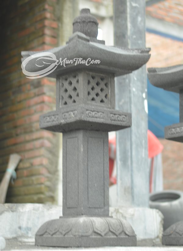 (LAM021) Japanese Stone Lantern Lava Merapi – Kaki Ukir Teratai, Kotak Cagak, Atap Dasi, Ukiran Diamond - Image 2