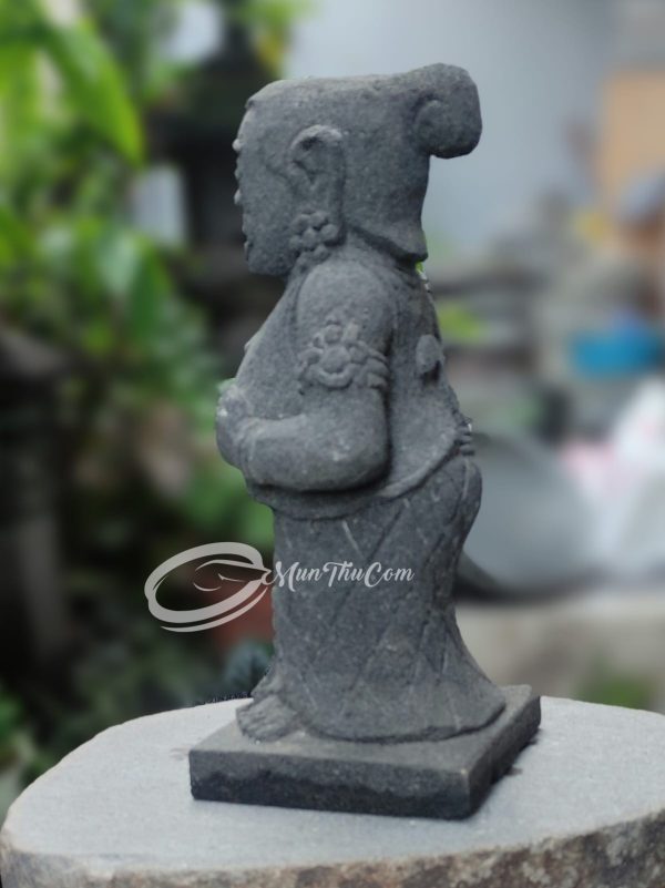 Patung Bagong Punokawan Batu Lava –  Sentuhan Seni Figur Jawa untuk Ruangan Anda - Image 4