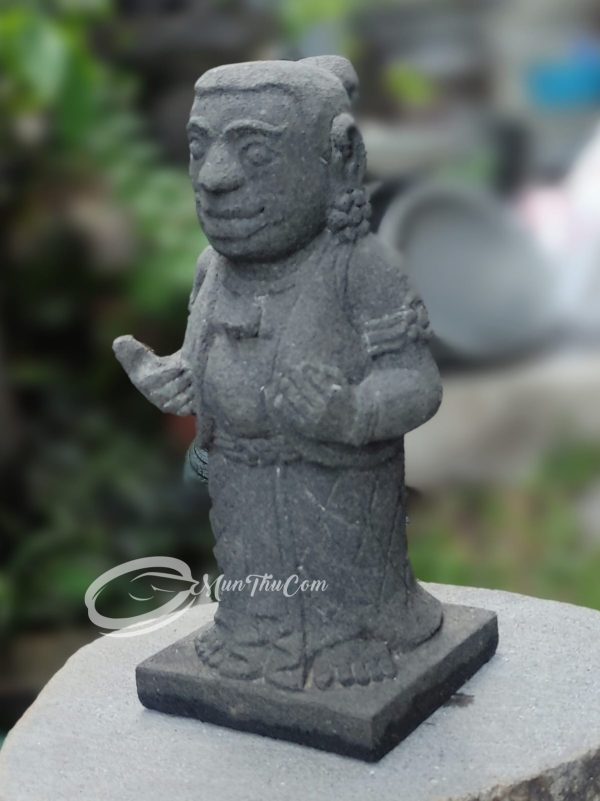 Patung Bagong Punokawan Batu Lava –  Sentuhan Seni Figur Jawa untuk Ruangan Anda - Image 5