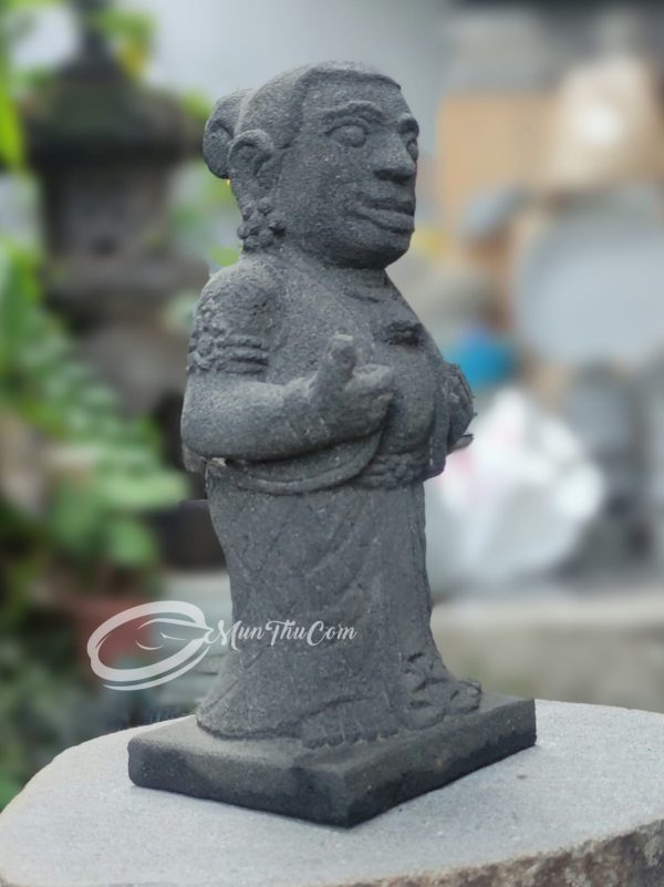 Patung Bagong Punokawan Batu Lava –  Sentuhan Seni Figur Jawa untuk Ruangan Anda - Image 6