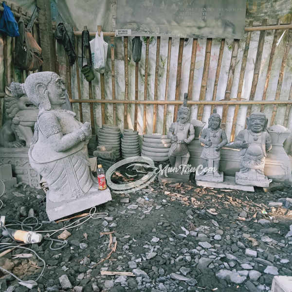 Patung Batu Lava Punokawan 60 cm – Karya Ukir Seni Nusantara sebagai Simbol Kebijaksanaan dan Humor Jawa - Image 6